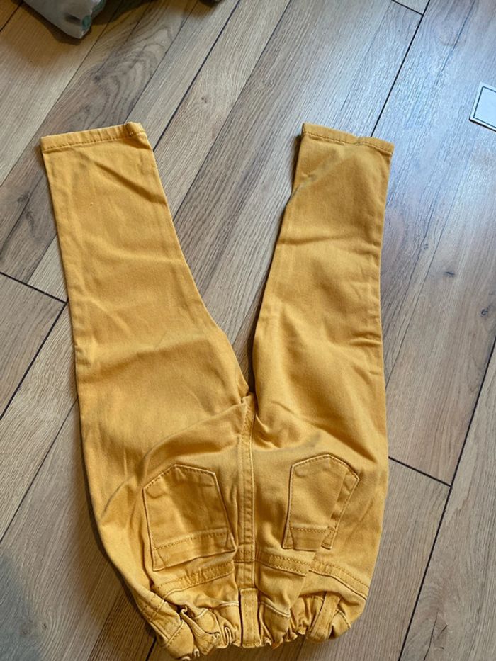 Jean jaune 24 mois - photo numéro 3