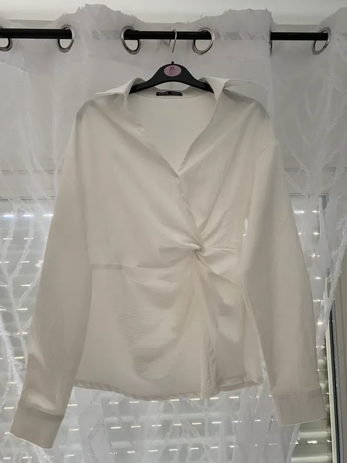 Chemise torsadée unicolore Taille S