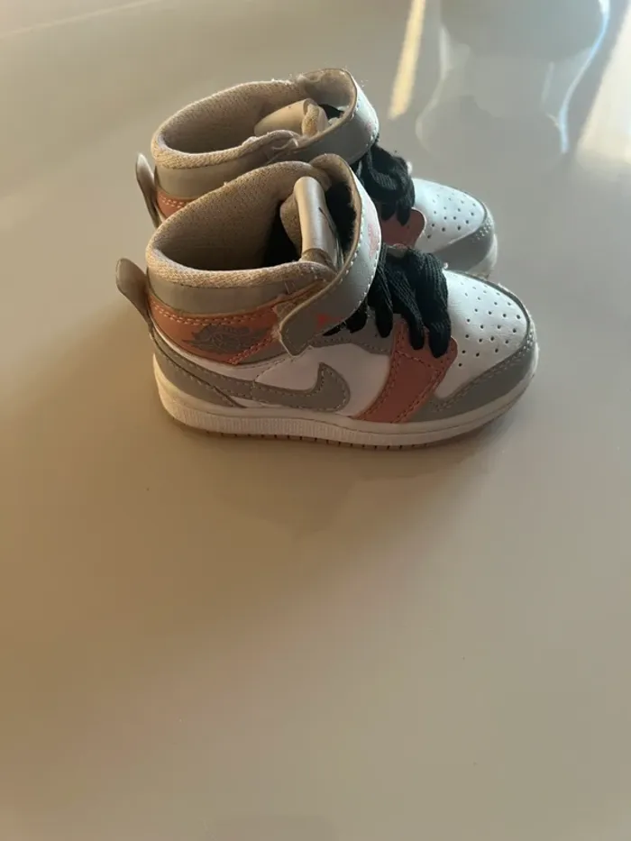 Basket pour petite fille, Nike pointure 22