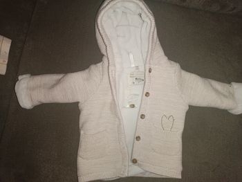 Gilet beige taille 6 mois
