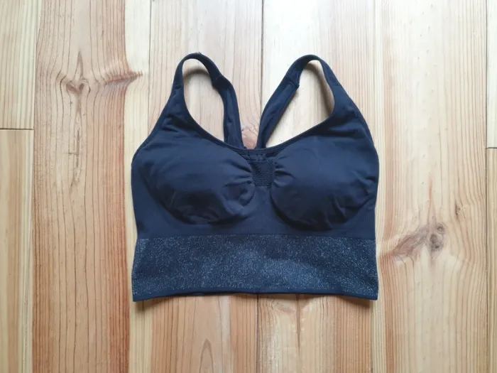 Brassière de sport noire taille M