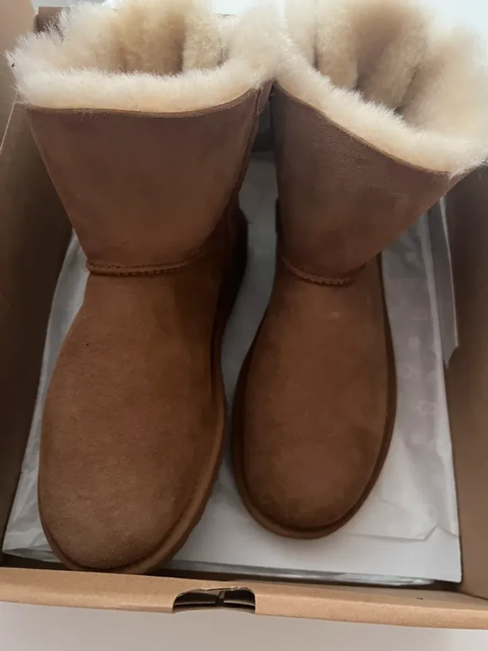 Ugg fuzzy bow - photo numéro 4