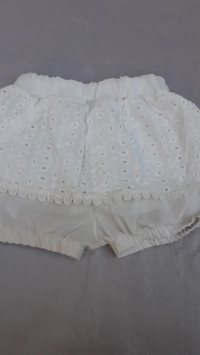 Très joli ensemble short et caraco broderie anglaise - photo numéro 4