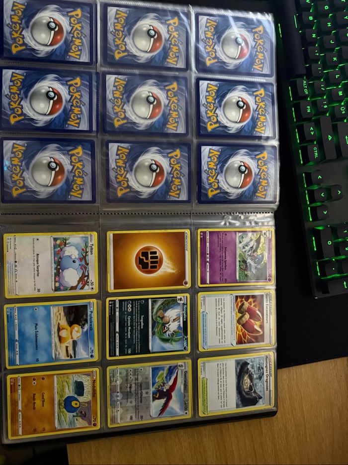 Classeur et carte pokemon de tout type - photo numéro 7