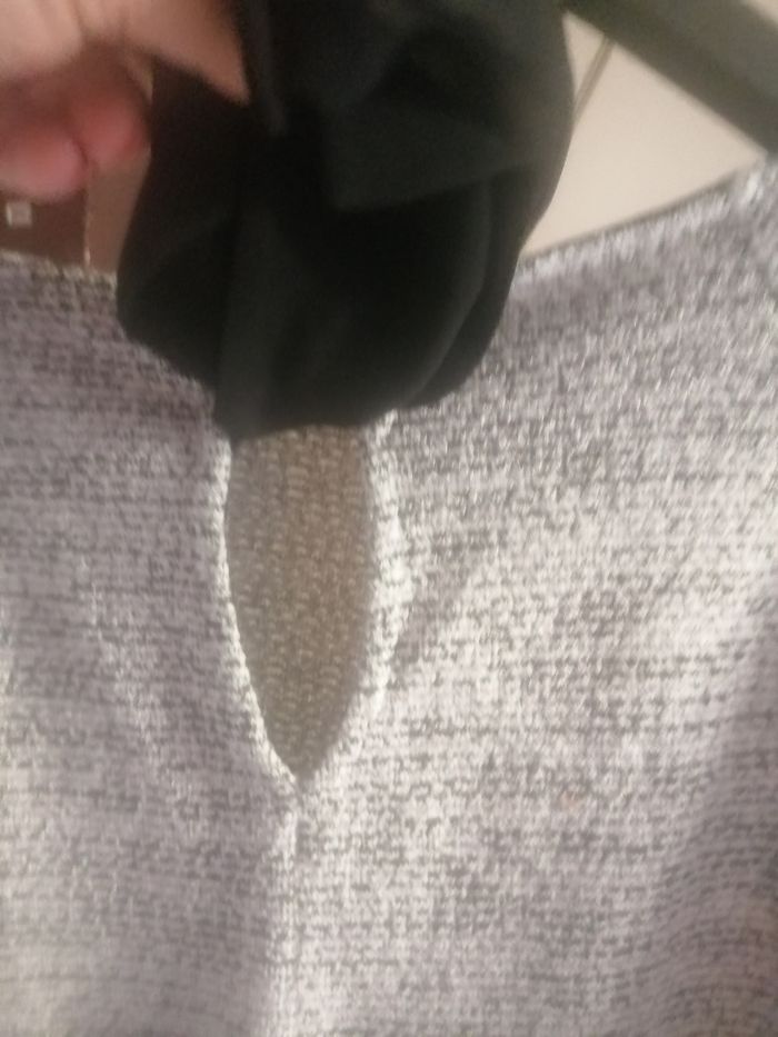 💮Pull gris avec ouverture dans le dos Taille 38 "Naf Naf" 🌸 - photo numéro 5