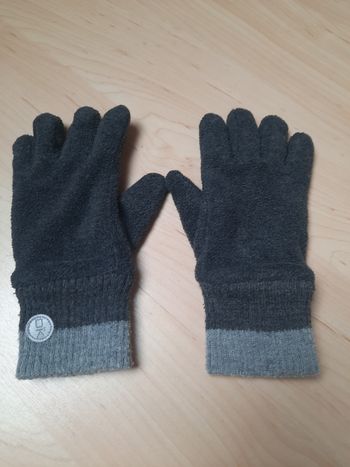 Gants gris Okaidi. 4ans