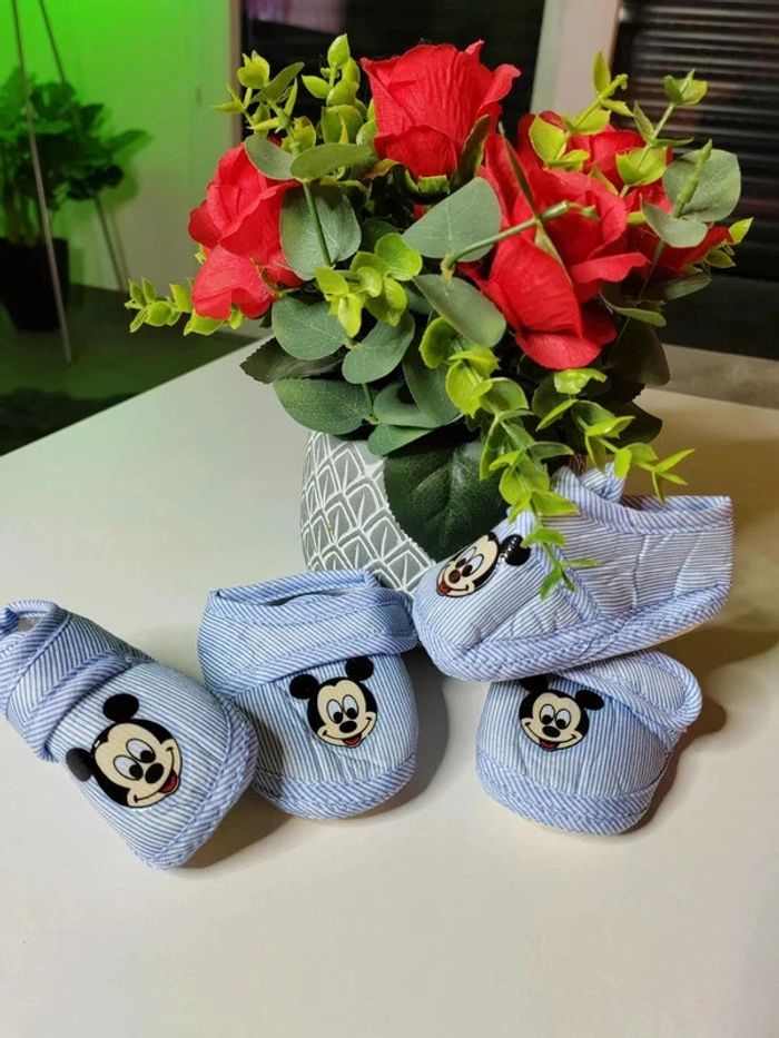 2 paires de Chaussons mickey 0/3 mois - Disney