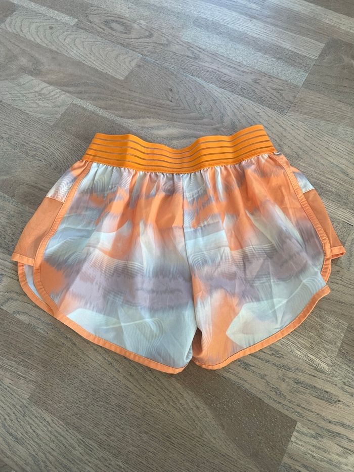Short puma de sport taille M très bon état - photo numéro 3