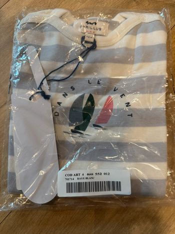 T shirt neuf cyrillus