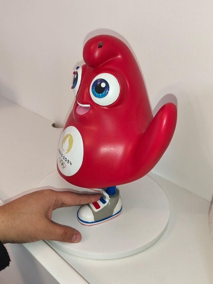 Grande figurine Paris 2024 - photo numéro 5