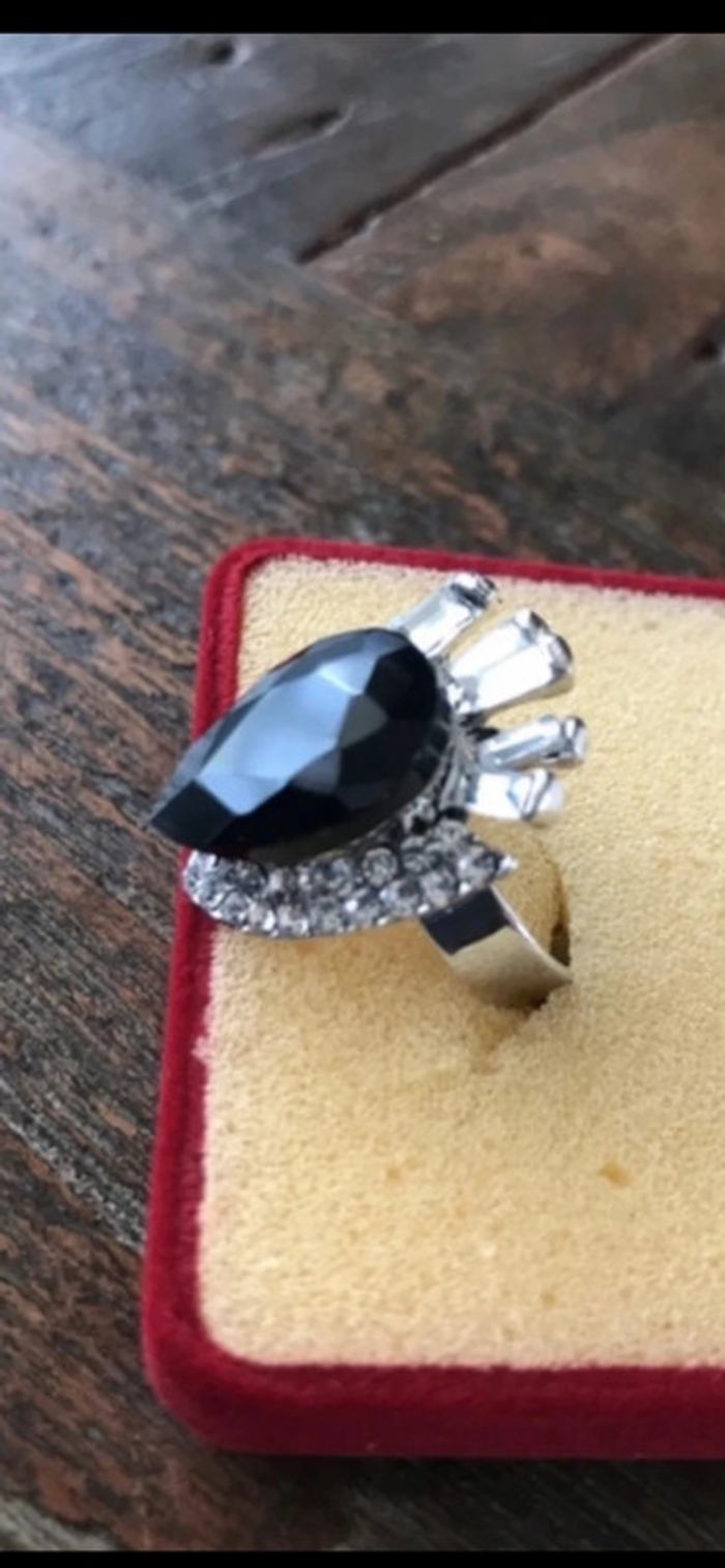 Magnifique bague réglage avec strass et pierres noires - photo numéro 2