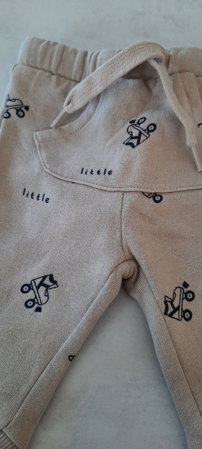 Jogging marron 1 mois - photo numéro 2