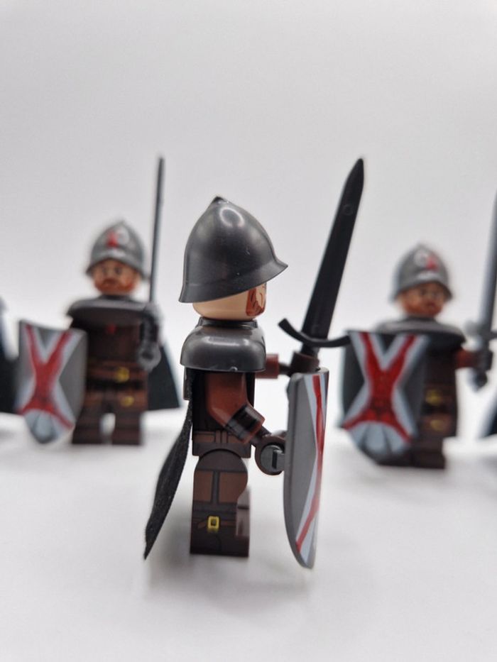 Figurines type lego 5 guerriers de la maison Bolton game of thrones - photo numéro 5