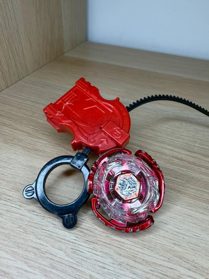 Toupie beyblade cyber pegasus