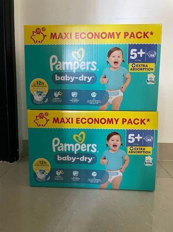 Lot 2 cartons couches Pampers T5+