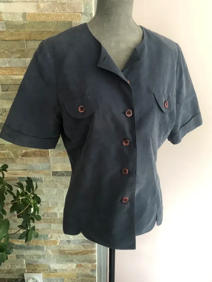 Haut bleu à épaulettes vintage T.38