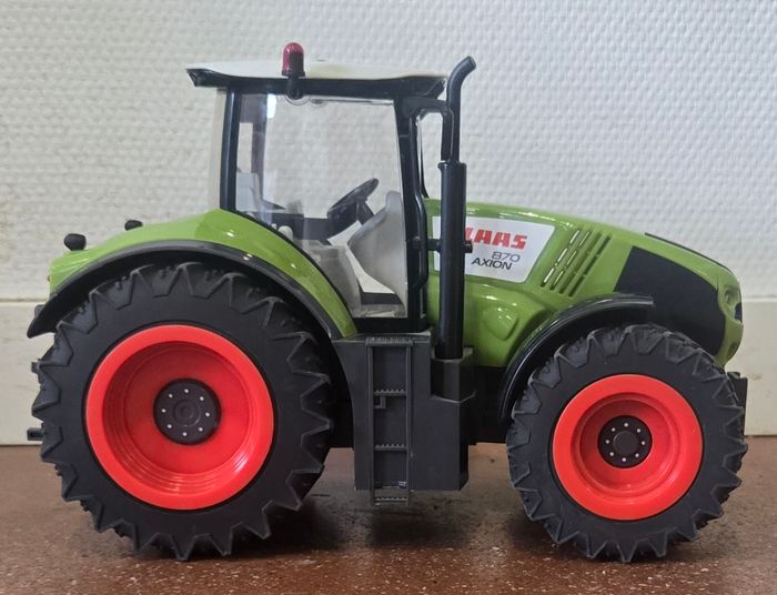 Tracteur radiocommandé Class Axion 870 - photo numéro 3