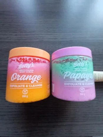 Lot 2 gommages/exfoliants corps Orange et Papaye