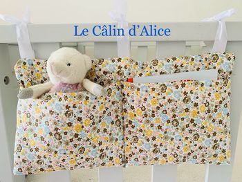 🧸 Range doudou bébé – organisateur de lit fait main – cadeau naissance original