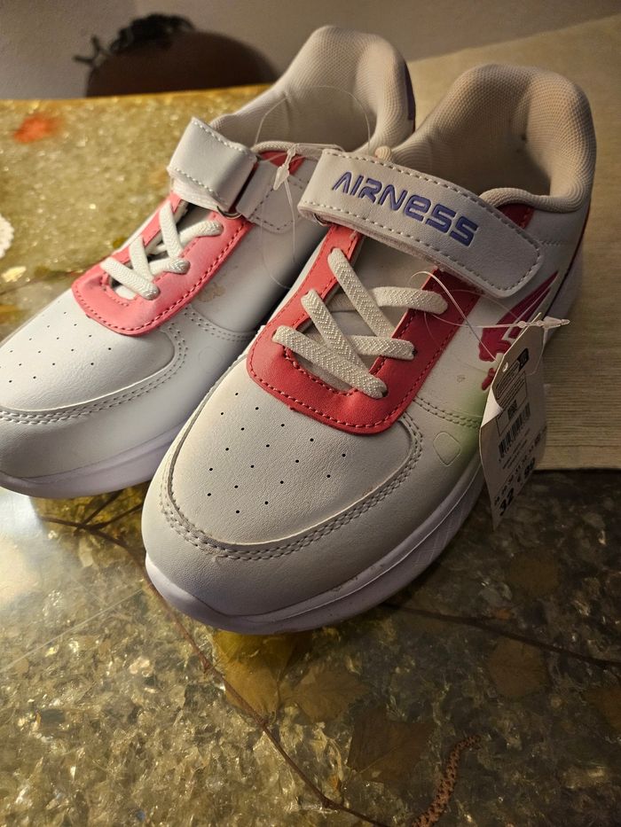 Basket fille neuve marque  airmess  pointure 34