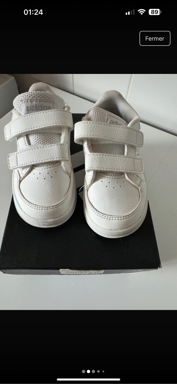 Baskets blanches - photo numéro 2