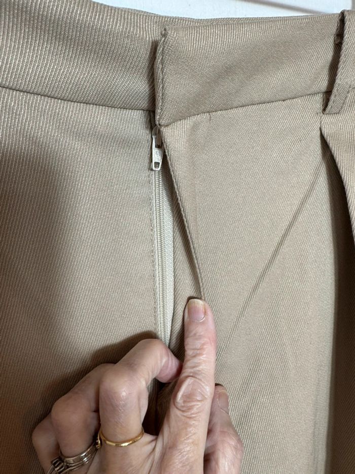 Pantalon large neuf - photo numéro 5