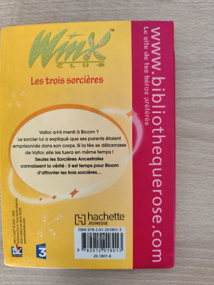 Winx club : Les 3 sorcières bibliothèque rose - photo numéro 3
