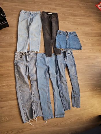 Lot jeans et jupe jean