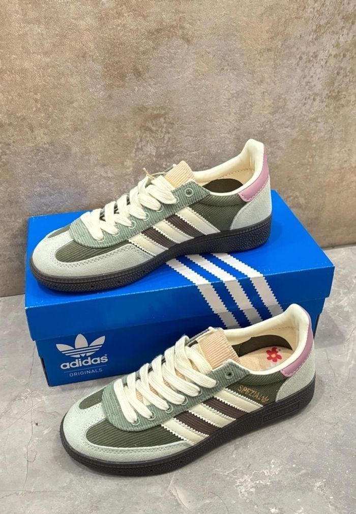 Adidas Handball Spezial Sneaker taille 37 - photo numéro 3