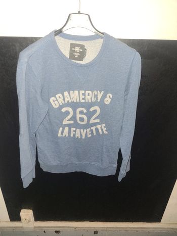 Sweat bleu