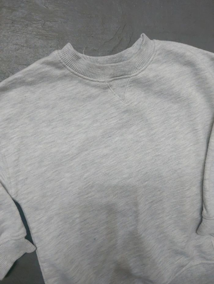 Sweat gris - photo numéro 2