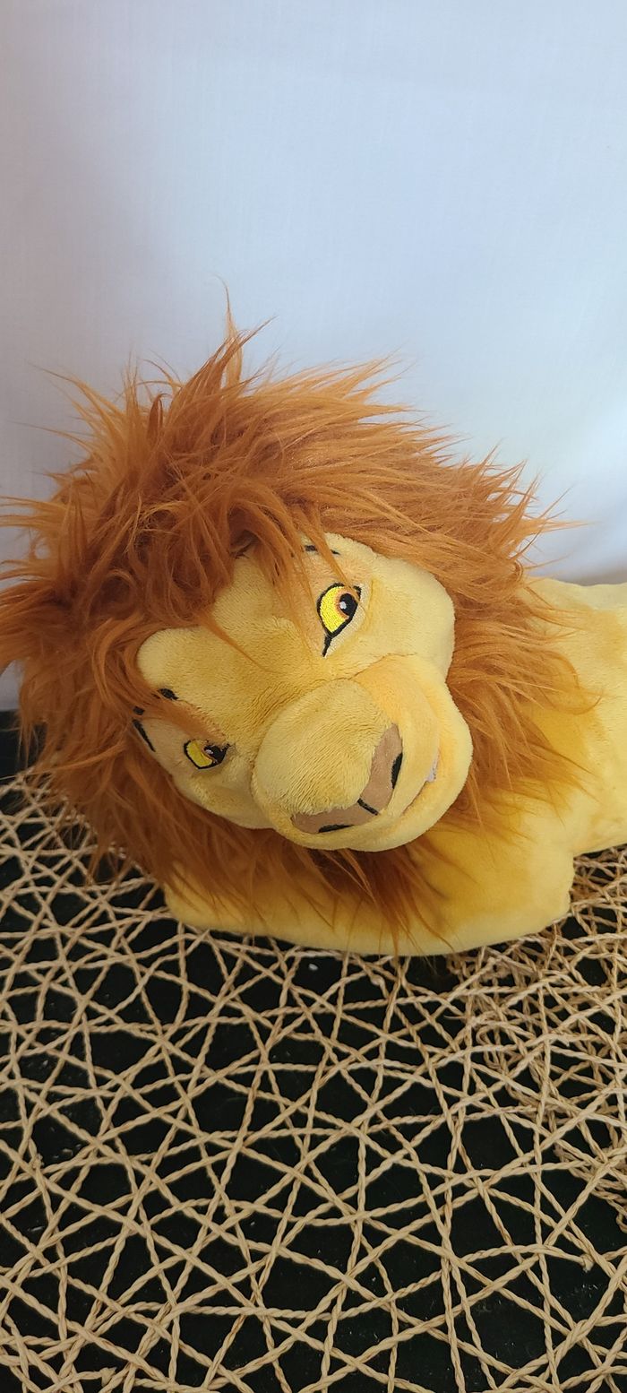 Peluche Mufasa Le Roi Lion Disney Parks 2020 Disneyland jaune couché - photo numéro 3