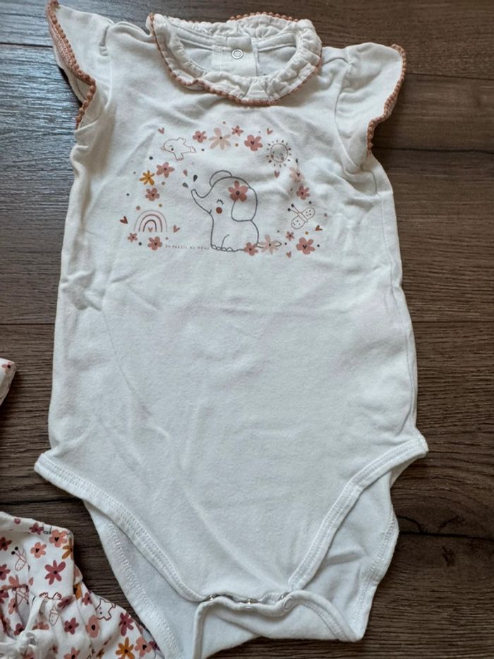 Robe et bodie du pareil au même 12 mois - photo numéro 4