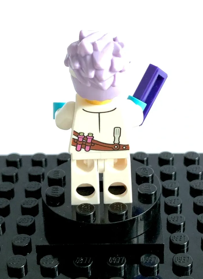 LEGO Hidden Side - J. B. Watt, large smile/annoyed - photo numéro 4
