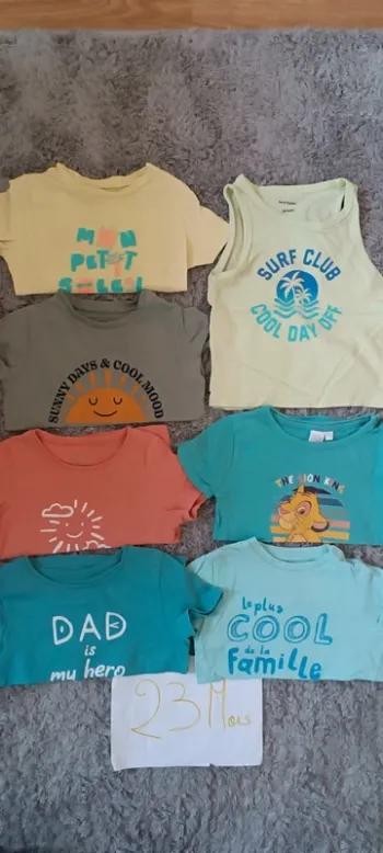 Lot 5 t-shirts MC 24 mois (+2 offerts 🎁)