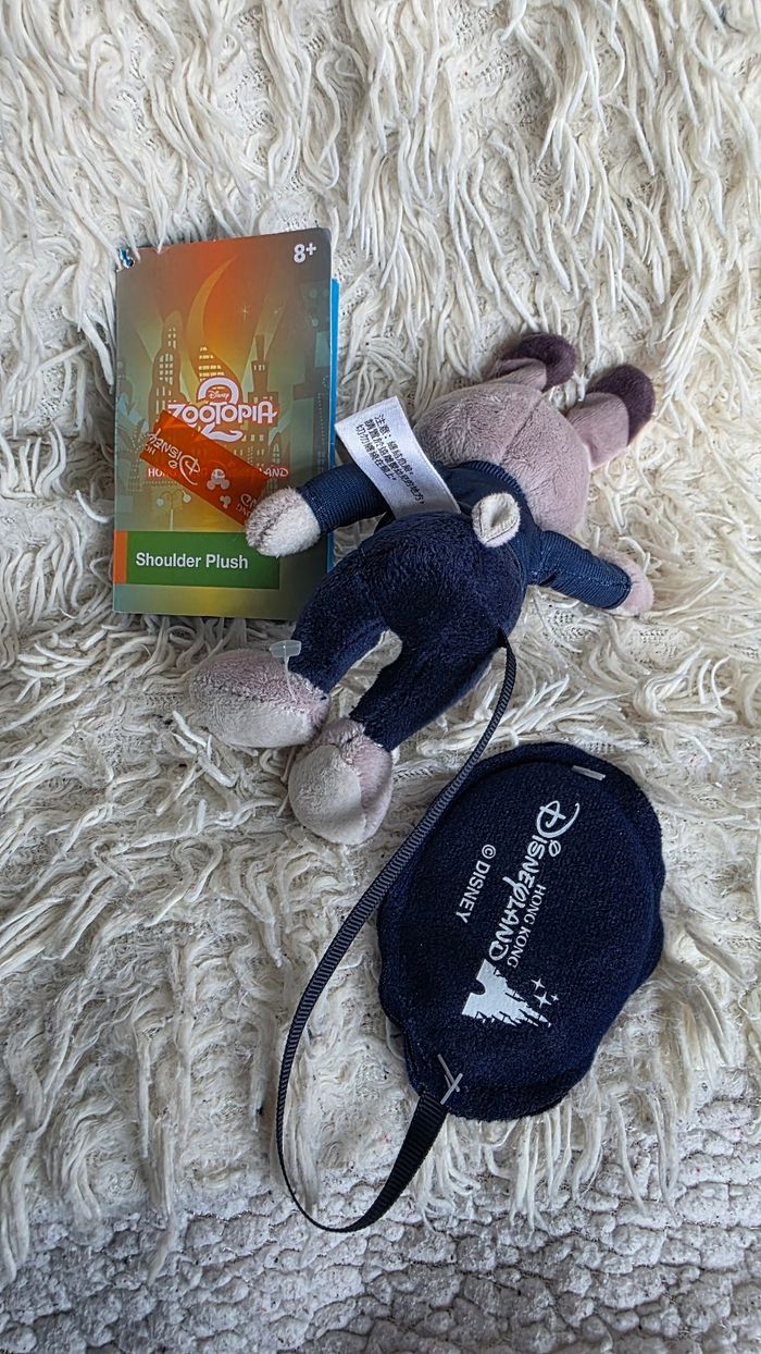 Peluche d'épaule disney aimanté judy zootopie hong kong - disneyland paris - disney store - photo numéro 2