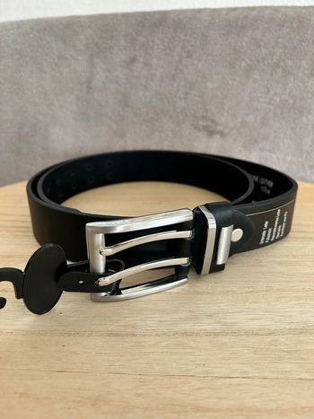 Ceinture en cuir noir taille 105 cm