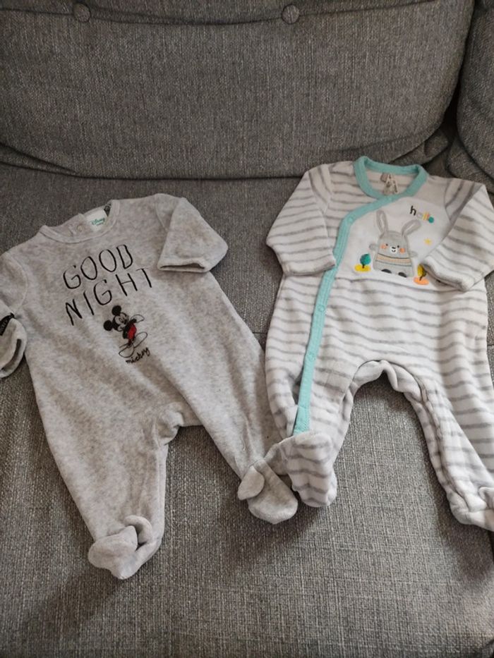 Pyjamas taille 1 mois