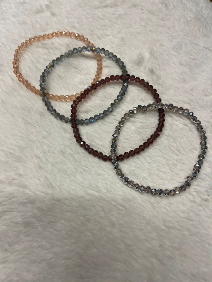 4 bracelets en perles de verre