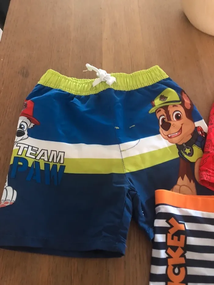 Lot de 3 maillot taille 98/104 cm - photo numéro 2