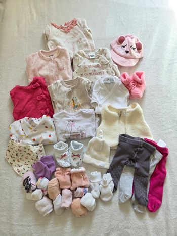 Lot 0/1 mois fille