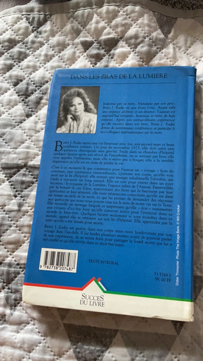 #dans les bras de la lumière Betty J. Eadie. E - photo numéro 3