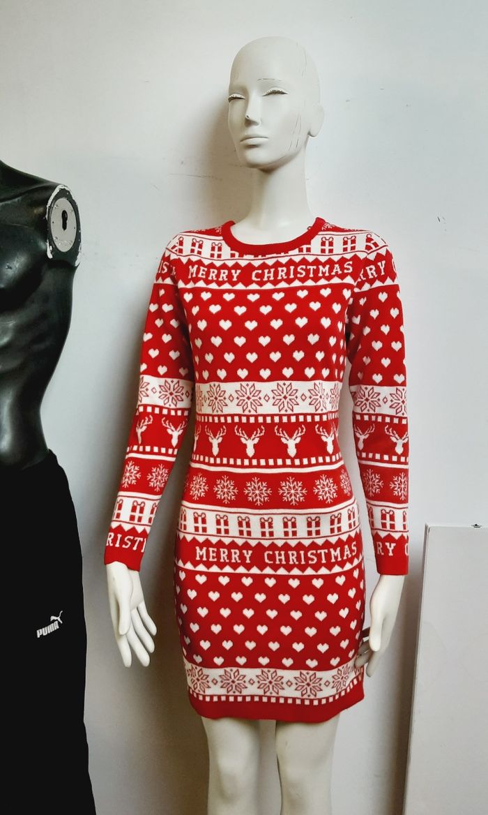 Très jolie robe  /pull long sur le thème de Noël   merry  christmas pour femme Taille S ou 36 - photo numéro 2