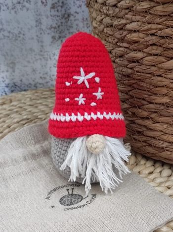 Décoration de Noël gnome en crochet