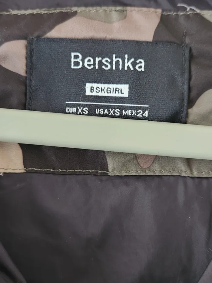 🌿 Veste Camouflage Femme – Bershka – Taille XS - photo numéro 3