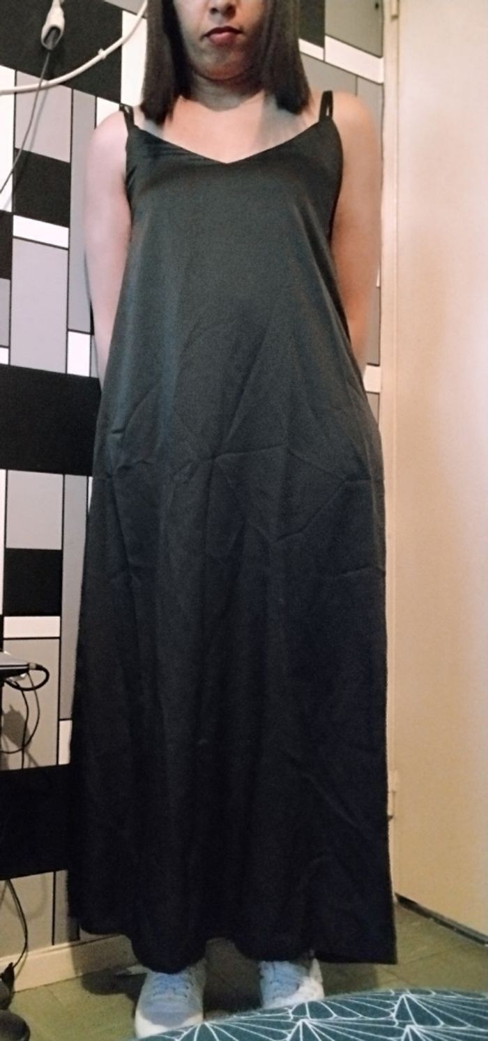Robe longue noire - photo numéro 2