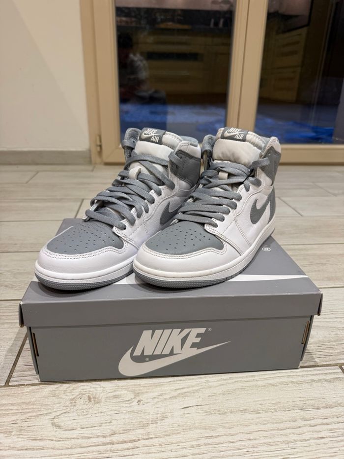 Air Jordan 1  retro high OG  Stealth