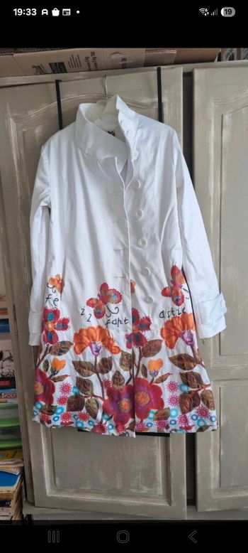 Manteau blanc et coloré desigual 