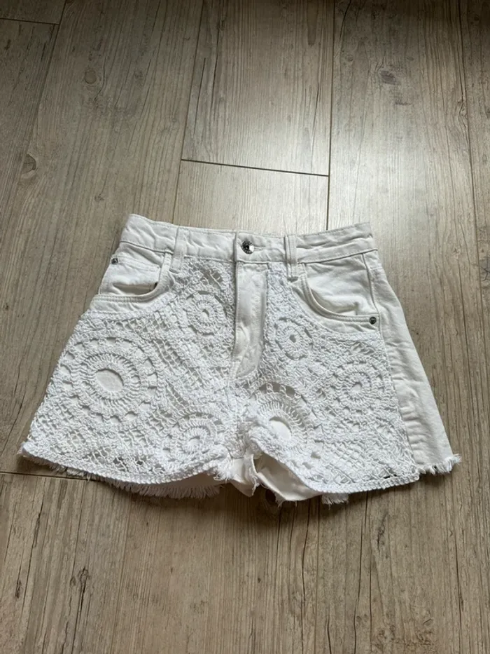 Short en jeans blanc dentelle bershka XS