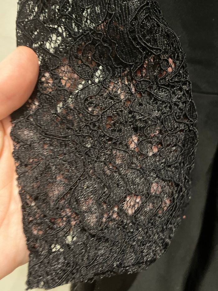 Robe de soirée noir et dentelle - photo numéro 2